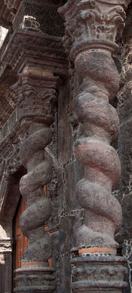 San Pedro Apóstol, façade salomónicas - San Pedro Atzompa, México