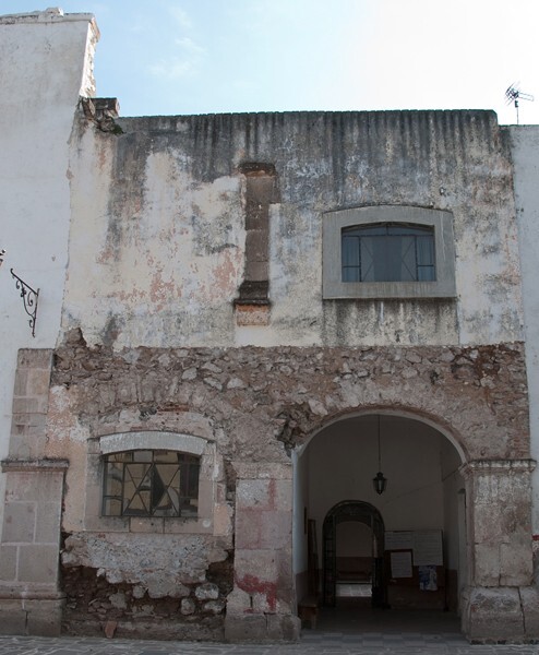 Portería (partially walled-up) - San Nicolás de Tolentino