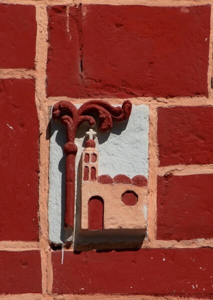 Façade portal, entablature relief - Santiago Apóstol