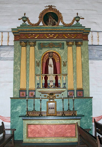 Nave Ecce Homo altar - Mission San José