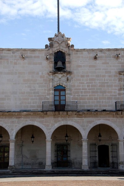Palacio Gobierno, façade & arcade - Durango, Durango
