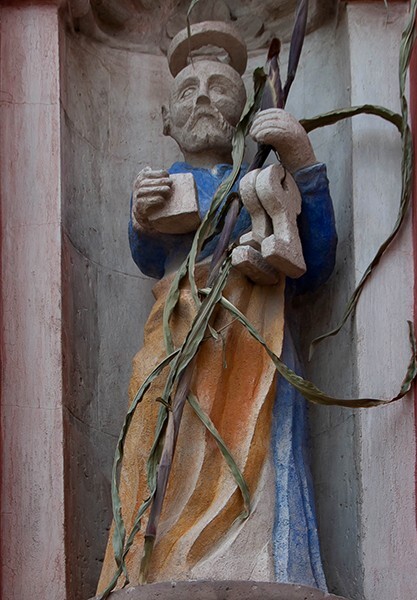 Façade sculpture left, St. Peter - San Pedro y San Pablo