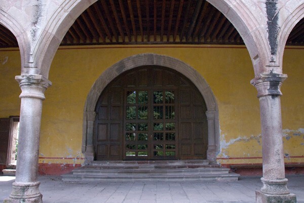 Portería arch & capilla abierta - SS Pedro y Pablo, portería, capilla abierta & baptistry