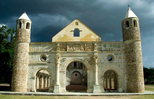 Santiago Matamoros, capilla abierta, façade - Santiago Matamoros, capilla abierta (basílica)