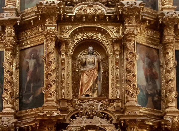 Second tier - nave Nuestra Señora del Rosario altar