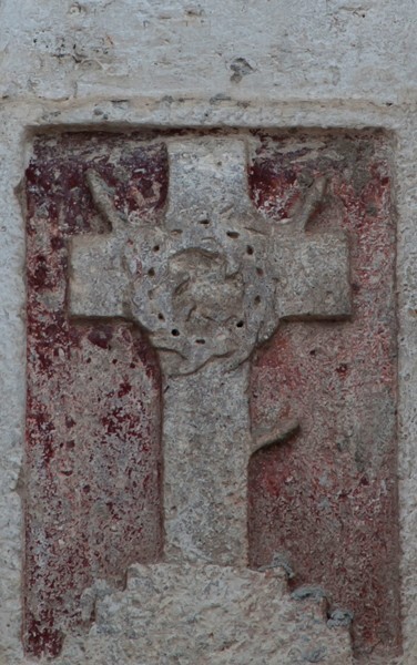 Fçade, niche cross - Santa María & atrial cross