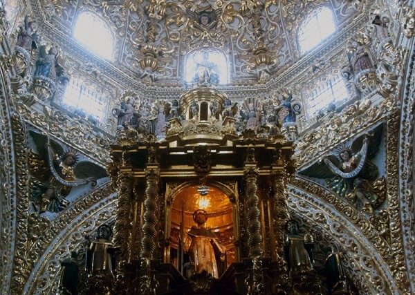 Sanctuary baldachin & cupola - Capilla del Rosario