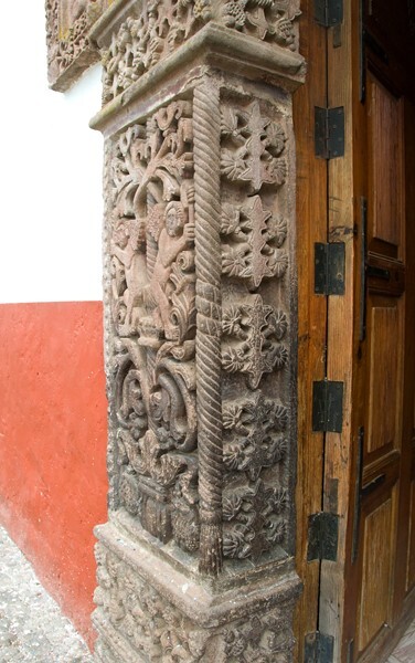 Façade portal, left pilaster & jamb - Santiago Apóstol