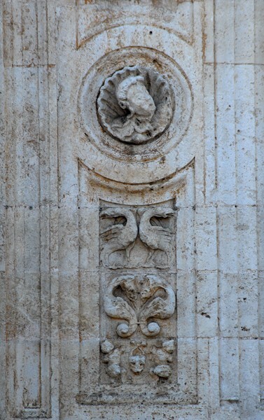 Casa de Montejo, façade portal, lower left pilaster - Casa de Montejo