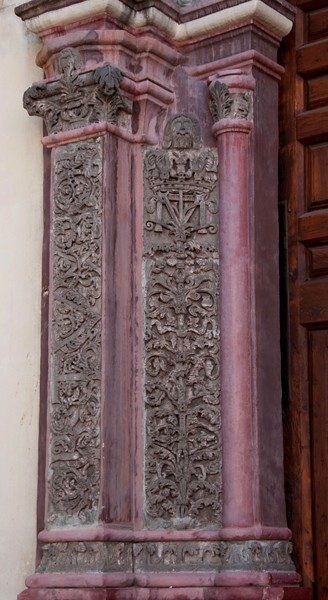 San Francisco, porciúncula door, left pilasters - San Francisco