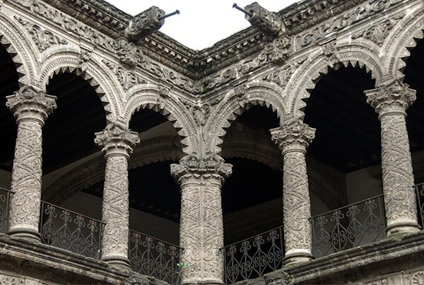 Upper cloister arches - La Merced (cloister)