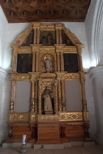 Altar & sotocoro - sotocoro Santo Domingo altar