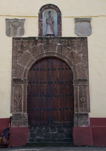 Yurishio façade portal - Guatápera (Pueblo Hospital), Yurishio (Hospitalito)