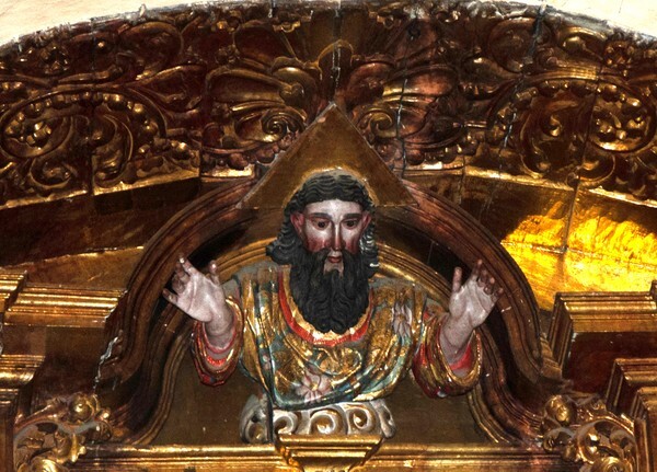 High altar, attic sculpture - Nave, high altar & sacristy door