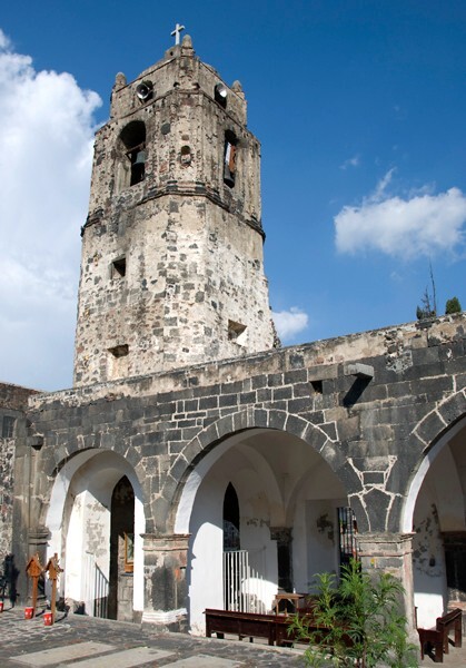 San Andrés, cloister ambulatory & bell-tower - Mixquic, México