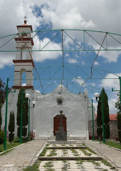 San Francisco, façade, bell-tower & atrial cross - San Francisco Tecajique, Hidalgo