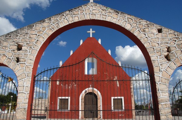 Santiago Apóstol, façade & atrial gate - Sucilá, Yucatán