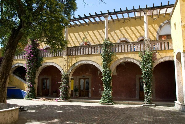 Hacienda, Casa Grande, patio - Santiago Tetlapayac, Hidalgo