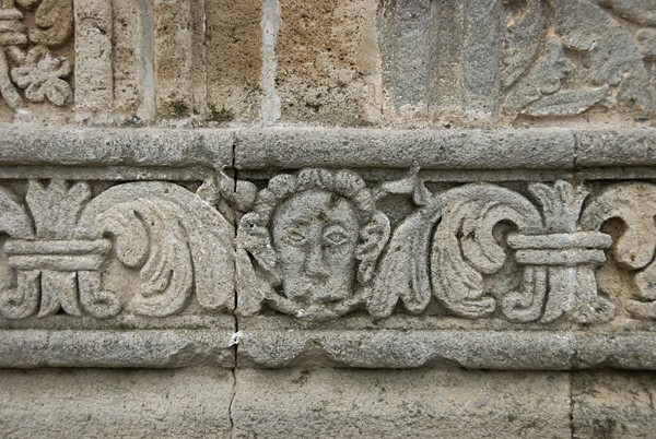 SE posa, North face, pilaster base relief (left) - San Andrés, Southeast posa chapel