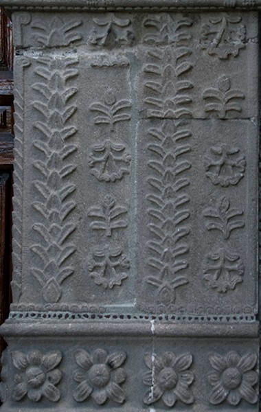 El Cristo Rey, façade, main portal, right pilaster - Tulpetlac, México