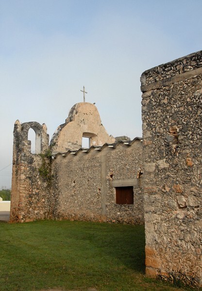 San Francisco, exterior nave - Tixhualahtún, Yucatán