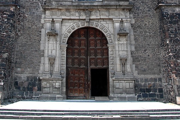 Façade portal - Santiago