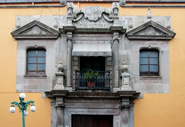 Casa del Deán, façade balcony & windows - Puebla, Puebla