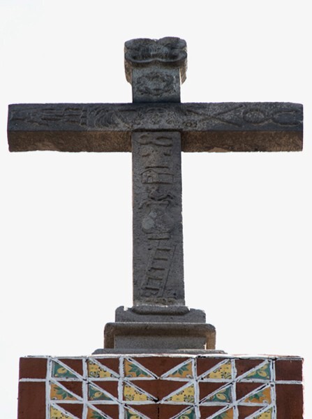 Roof cross - El Carmen