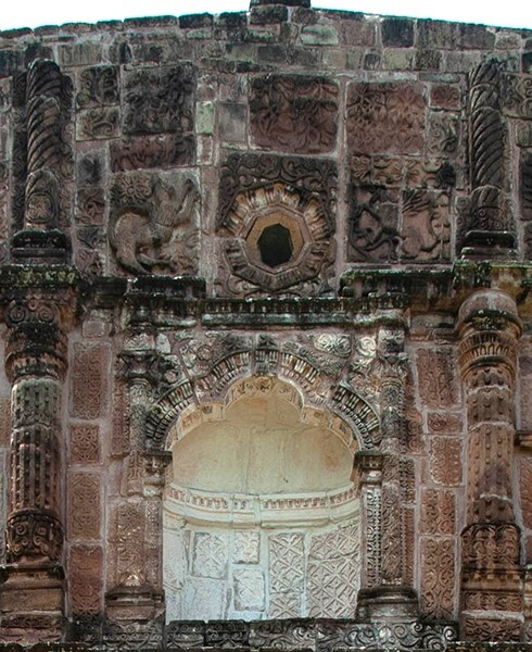 Top tiers, sculpture niche, choir loft window & reliefs - Façade