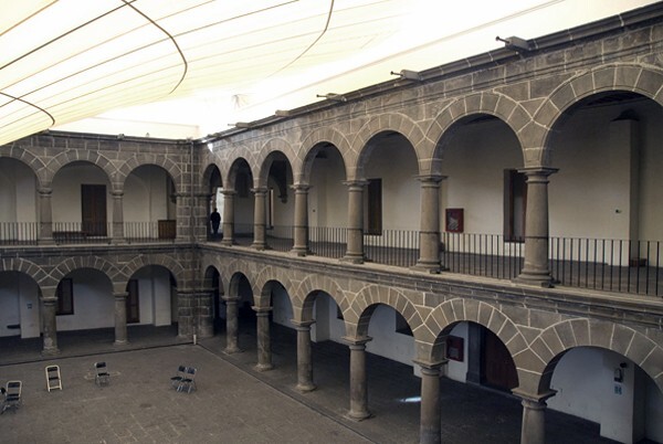 Hospital patio - San Pedro & Ex-Hospital