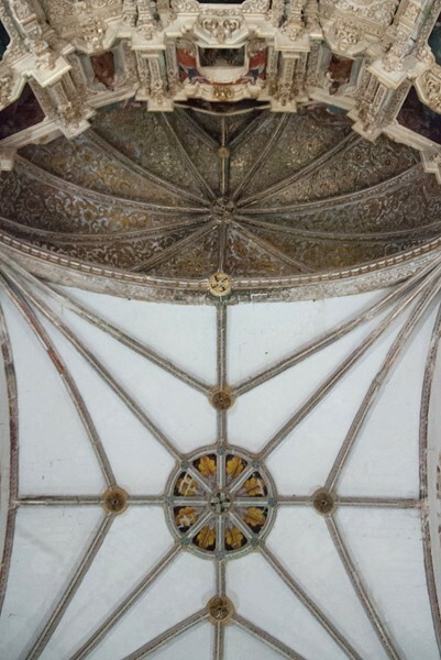 San Juan Bautista, sanctuary & apse, rib vaults - San Juan Bautista, church