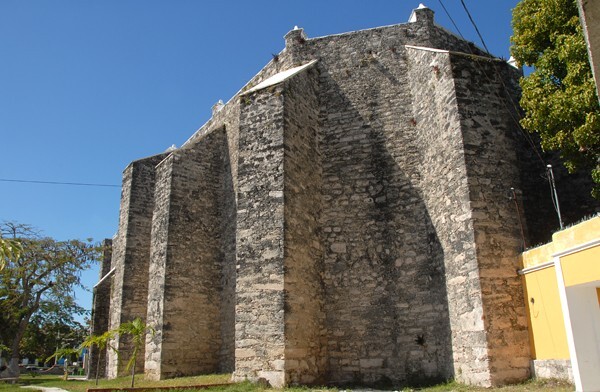 Champotón, Campeche, La Merced, apse & buttressing - Campeche