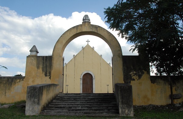 San Antonio de Padua, façade & atrial gate - Uci, Yucatán