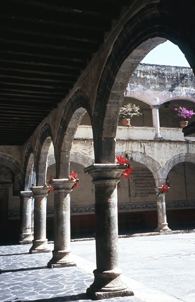 Cloister - La Asunción de Nuestra Señora (Catedral), façade, porciúncula door, capilla abierta, cloister