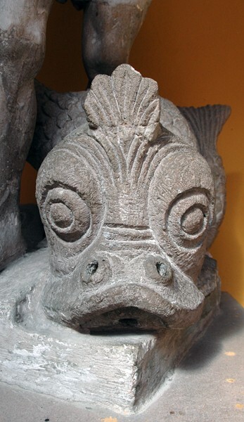 Fuente de Neptuno (original), detail - Palacio Municipal, Neptuno (original sculpture)