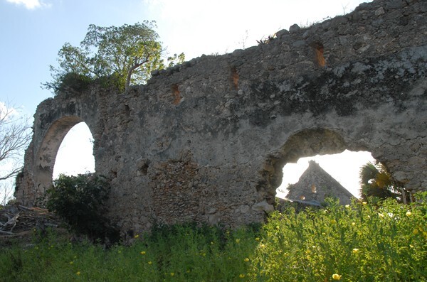 San Martín o de La Candelaria, chancel arch & exterior nave - Sucopo, Yucatán