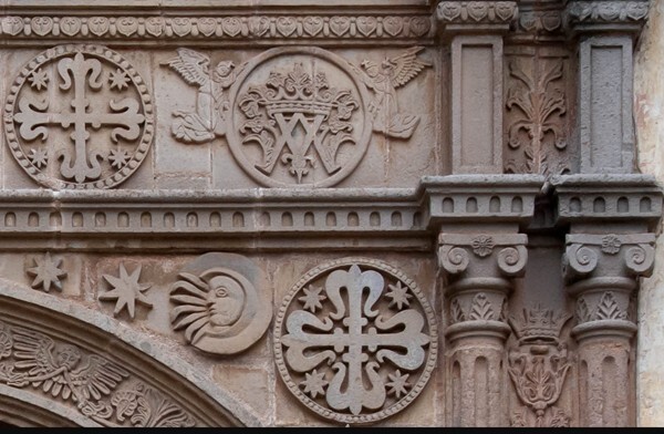 Façade portal, archivolt & architrave (right) - Façade, nave & sanctuary