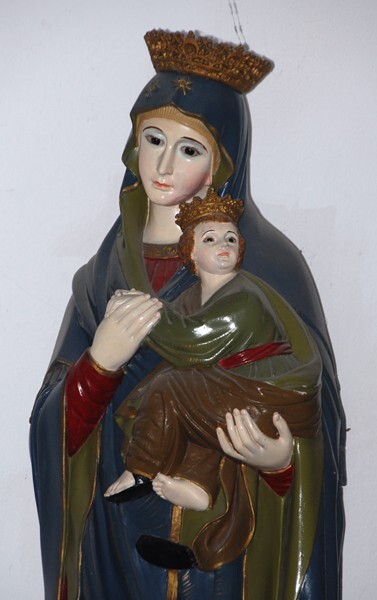 Santa Lucia, nave statue closeup, Nuestra Señora del Popolo - Santa Lucia