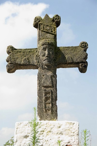 Calvary cross, front - Tultepec, México
