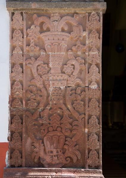 La Inmaculada Concepción, façade portal, left pilaster candelieri - Ixtapan de la Sal, México