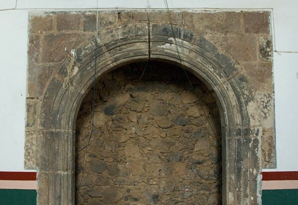 Nave sacristy portal - Santa Ana