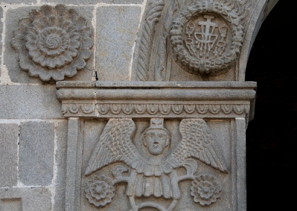 Façade portal, left pilaster detail - Hospital Real de los Naturales