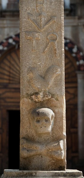 San Nicolás, atrial cross, shaft details - Santa Fe de la Laguna, Michoacán