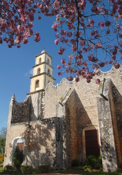 Santiago Apóstol, bell-tower & buttressing - Halachó, Yucatán