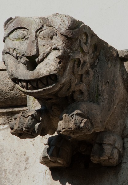 San Agustín, patio gargoyle - San Agustín