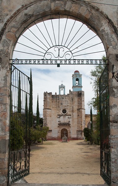 Huaquechula, Puebla, San Martín, façade & atrial gate - Huaquechula, Puebla