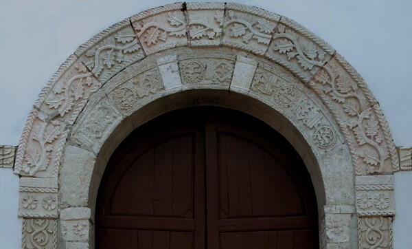 Façade portal, double archivolt - Santa María