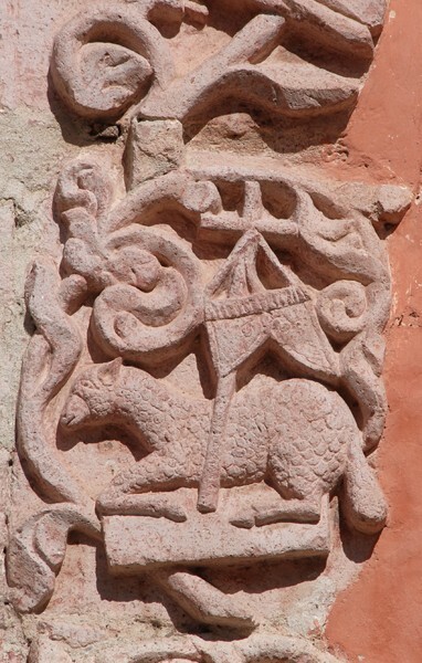San Juan Bautista, façade portal, relief (right) - Victoria, Guanajuato
