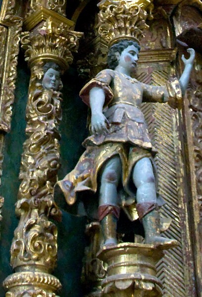 Lower tier - nave Nuestra Señora de los Dolores altar