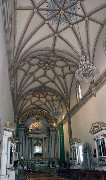 Nave & ribbed vaults - Santa María de la Asunción
